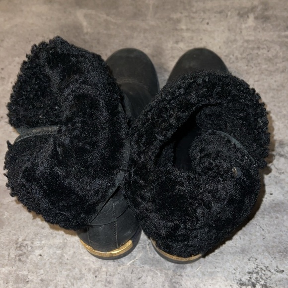 Burberry Black Leather Shearling Explorer Women's Snow Boots 37.5 - Picture 6 of 7